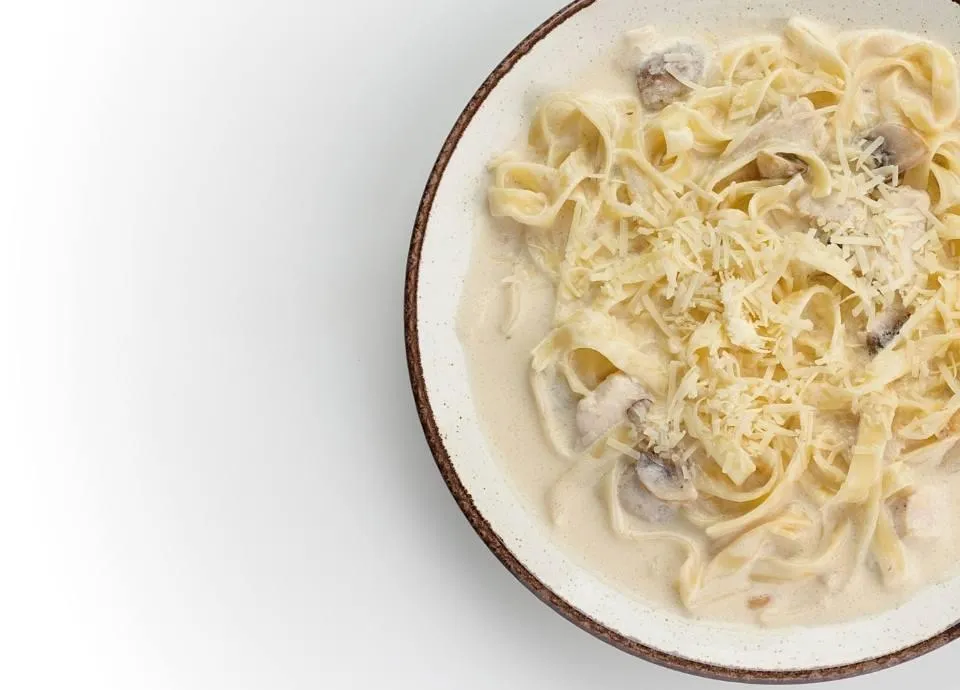Паста с курицей и грибами