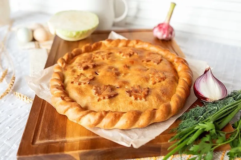 Пирог Мясной с капустой и беконом 1100 (35 см)